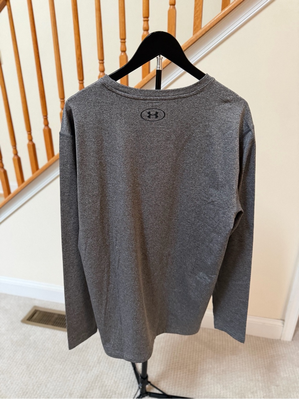 Under Armour Men’s Long Sleeve Crew - Heather Gray - Picture 3 of 6